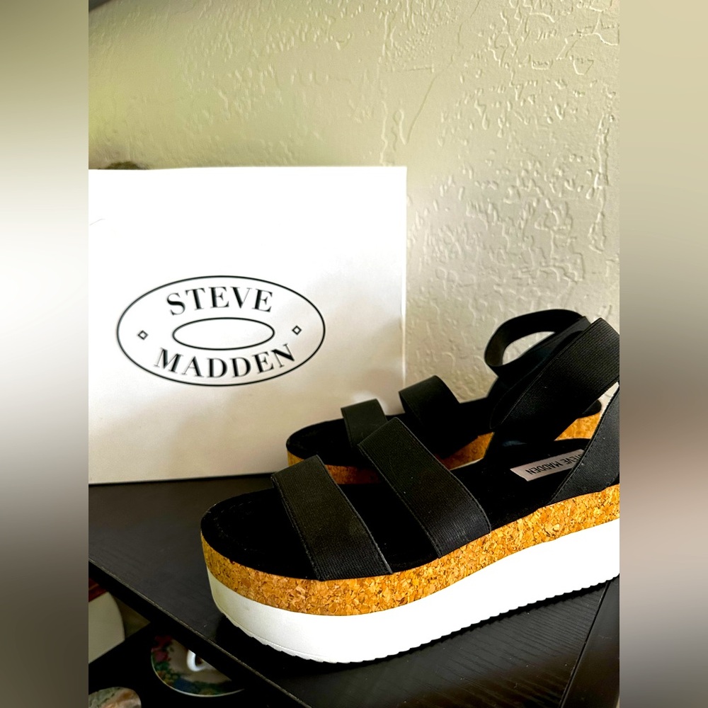 NWOT in Box Steve Madden Heidi Platform Sandal